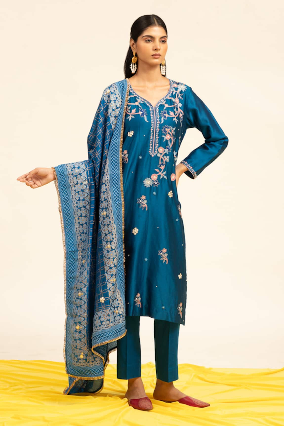 Shetab Kazmi Aari Thread Embroidered Kurta Pant Set