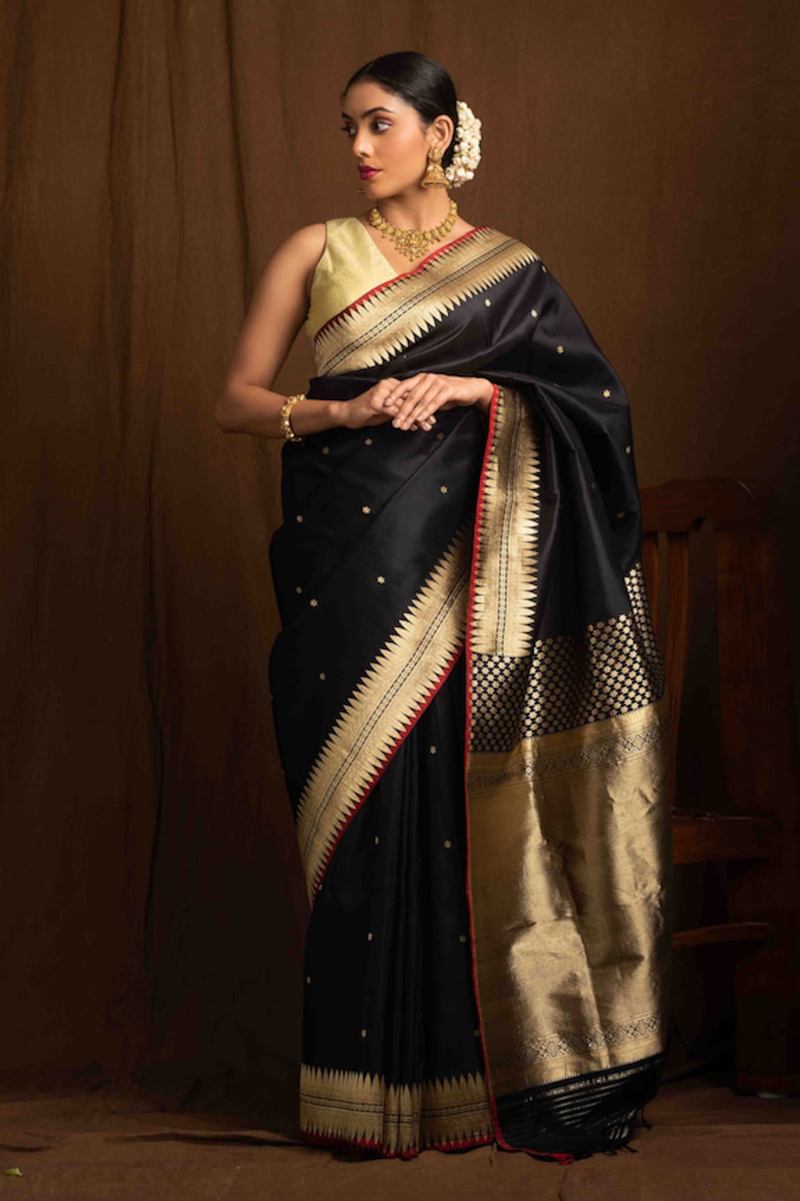 Devissha Geometric Woven Saree Blouse