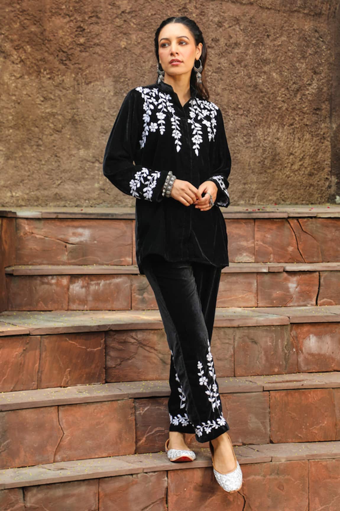 Velvet Zari Jaal Embroidered Potli Bag: Floral Design