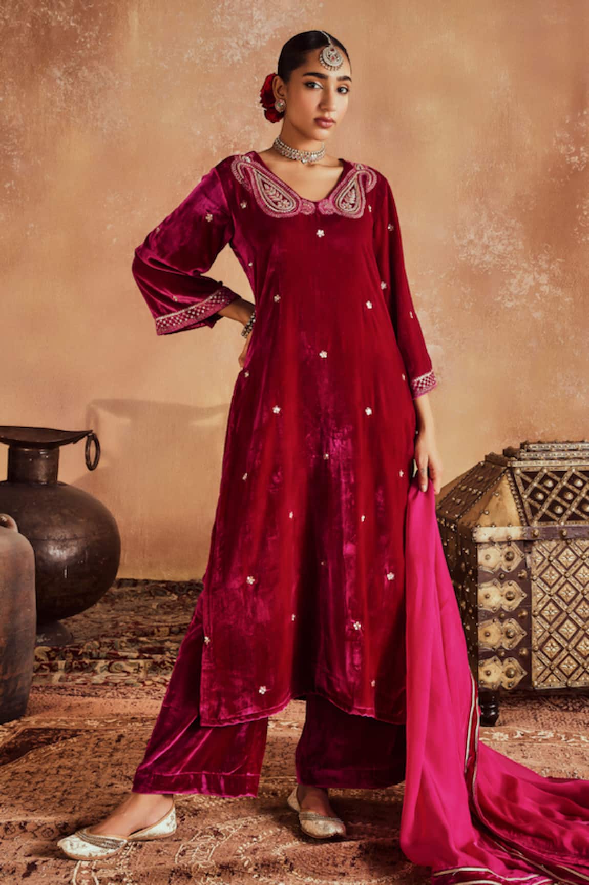 Roze Razia Paisley Hand Embroidered Kurta Set 