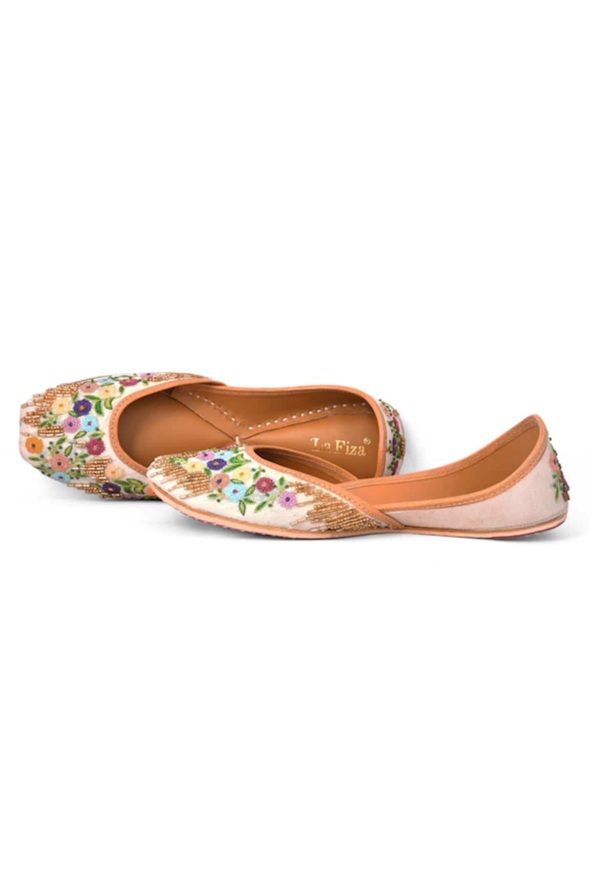 La Fiza Hasrat Hand Embroidered Juttis