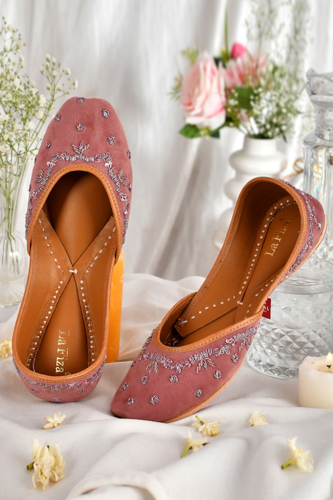 La Fiza Warda Hand Embroidered Juttis