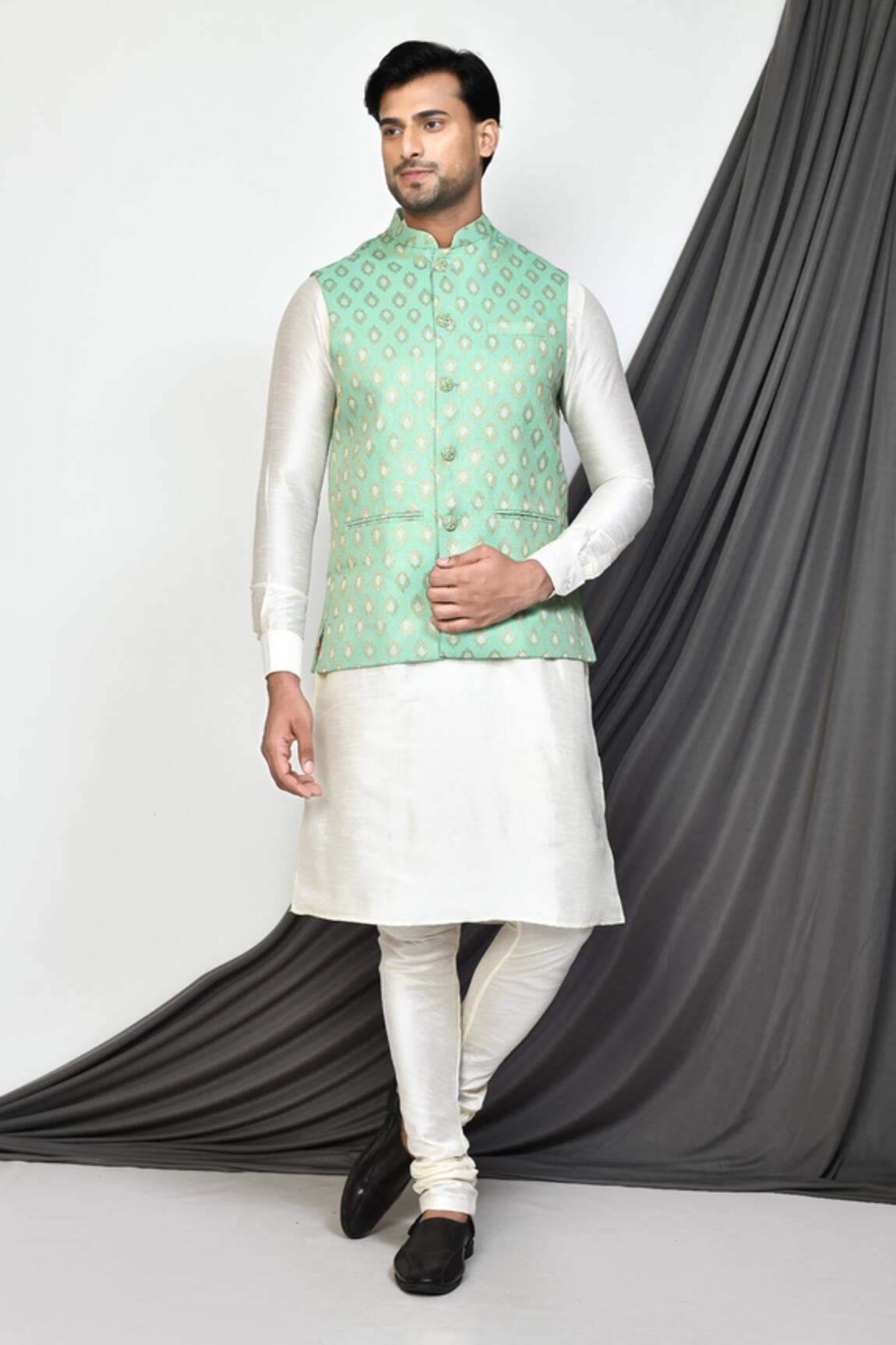 Arihant Rai Sinha Thread Embroidered Bundi & Kurta Set 