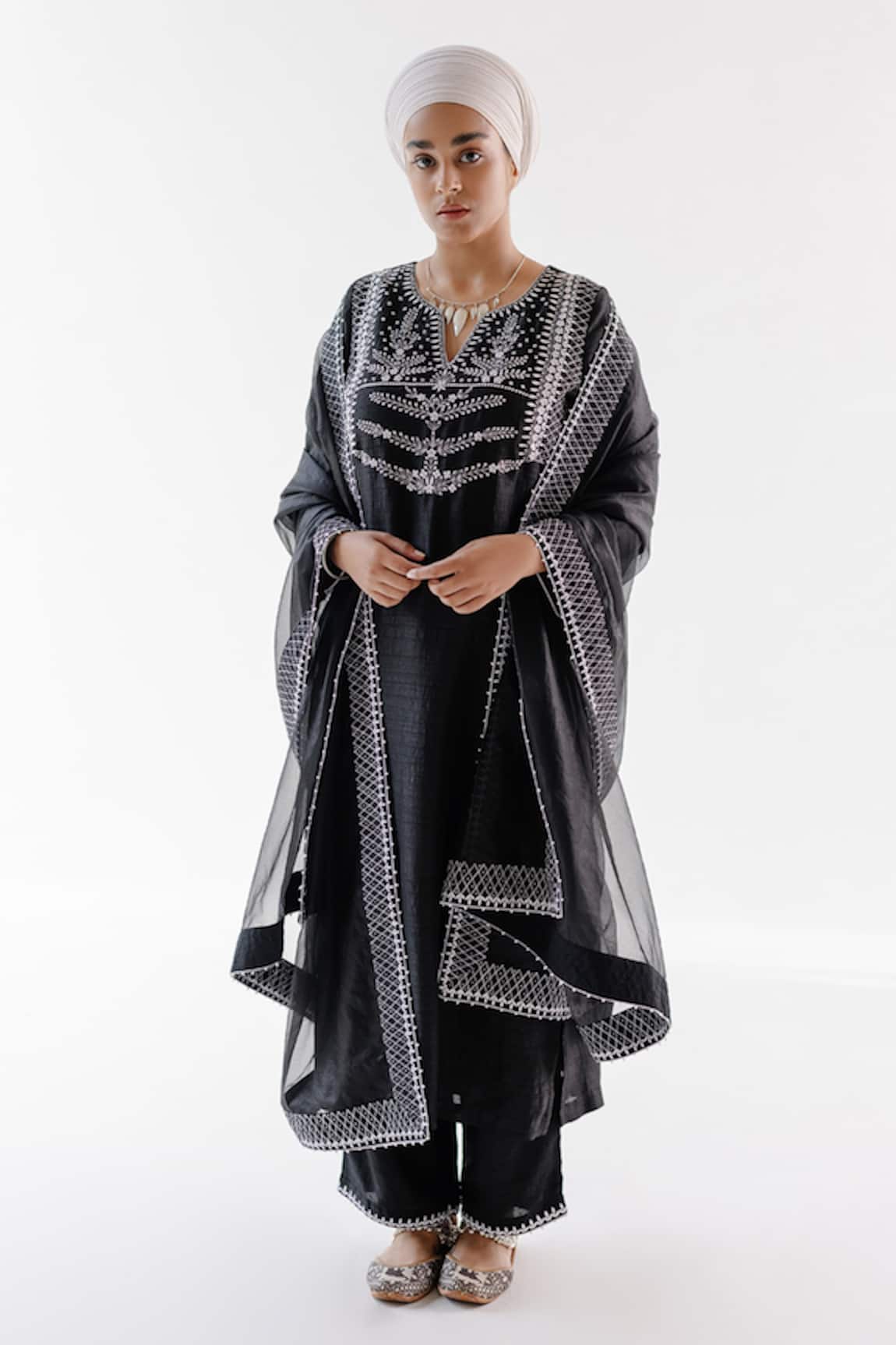 Ridhimaa Gupta Marahaba Floral Embroidered Kurta Pant Set