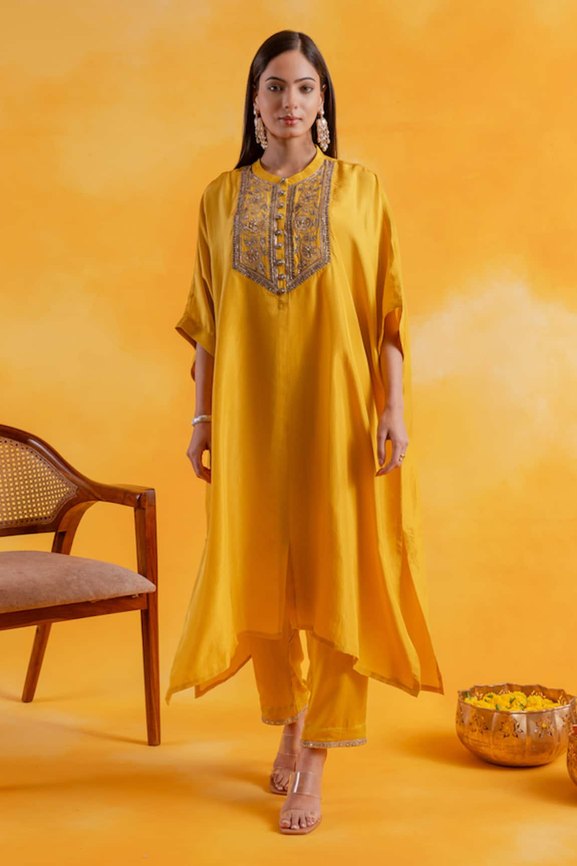 Pairaahan Dahlia Bloom Embroidered Silk Kaftan With Pant