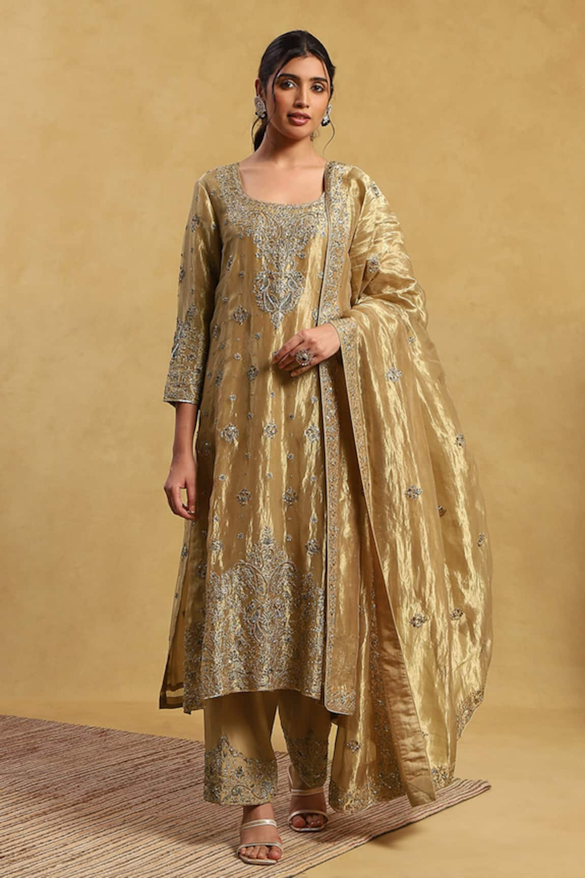 Akriti by Ritika Junah Zari Embroidered Kurta Set