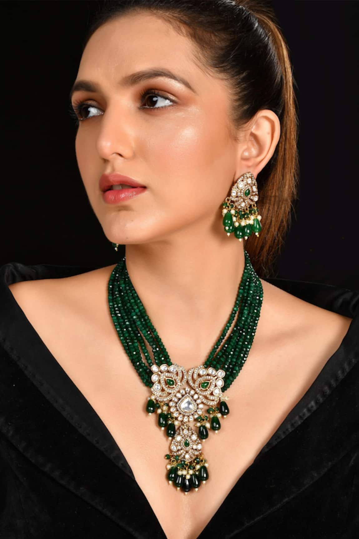 Ishhaara Kundan Embellished Pendant Necklace Set