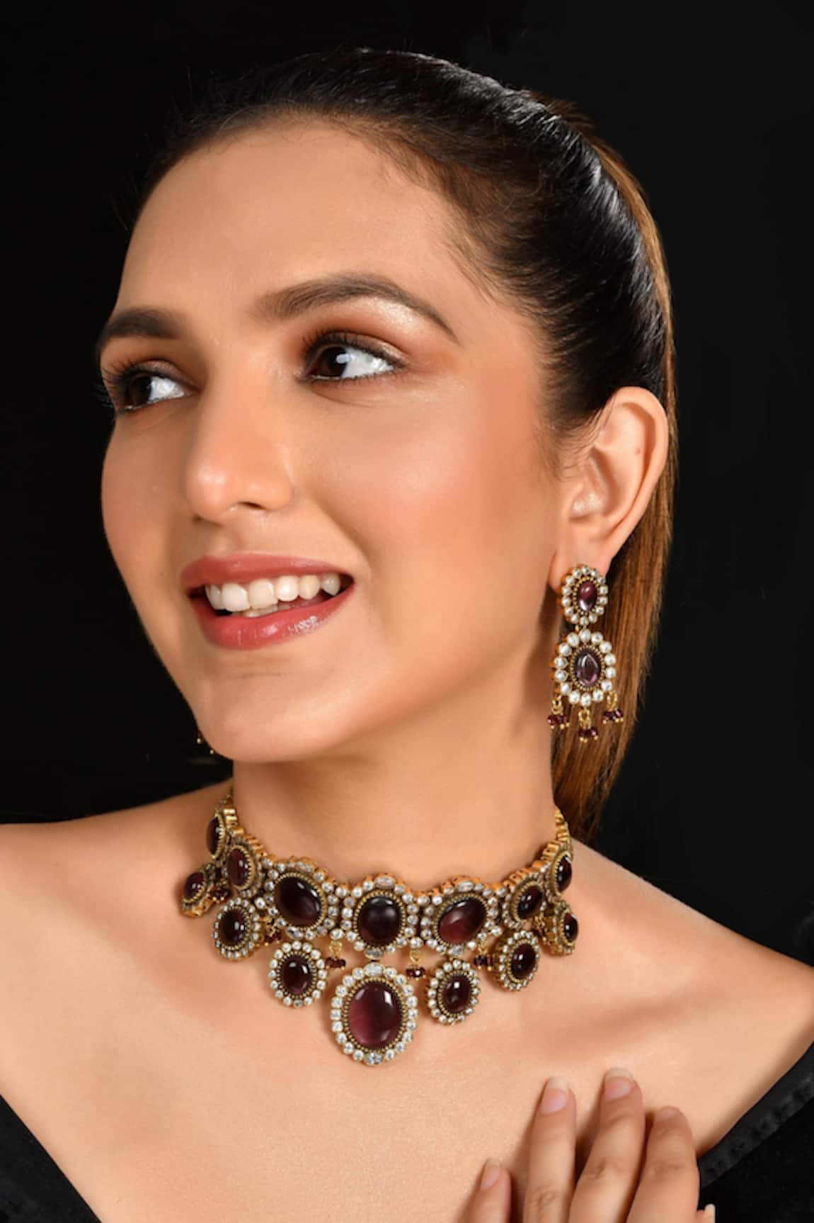 Ishhaara Kundan Stone Embellished Necklace Set 