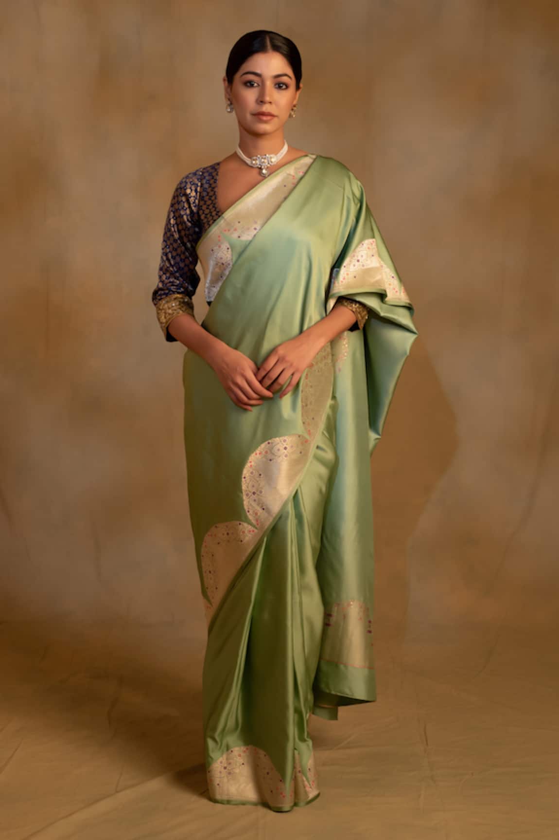 Priyanka Raajiv Bhagwati Floral Pattern Saree With Unstitched Blouse