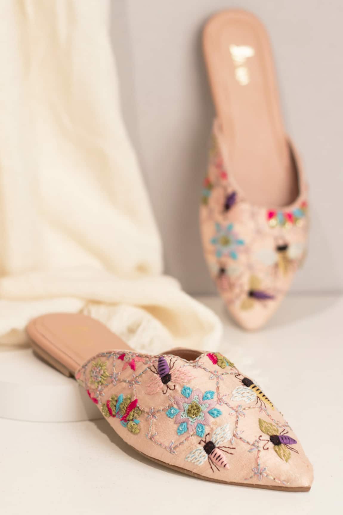Azora Bee A Bee Thread Embroidered Mules