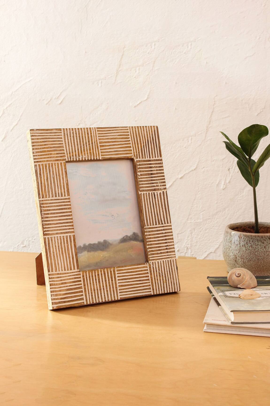 House This Kangto Photo Frame & Karakoram Throw Gift Box Set