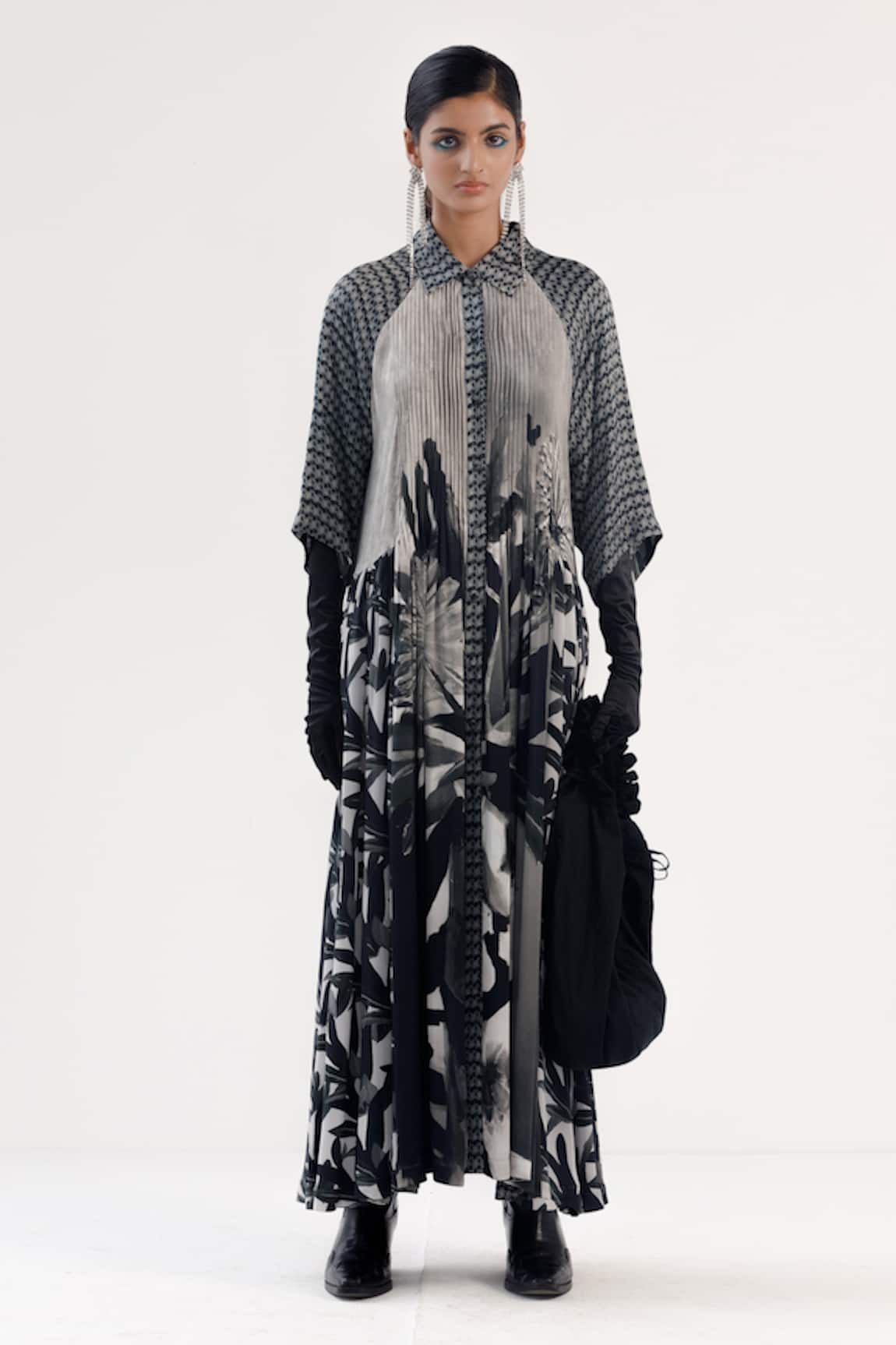 Yavi Diana Vase Story Print Shirt Dress 