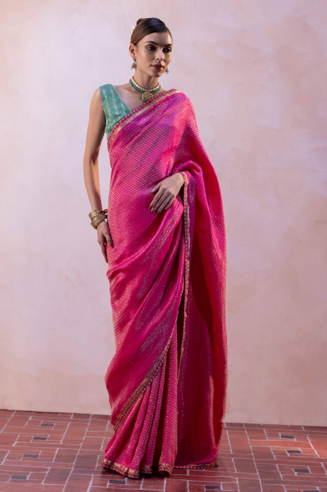 Taisha Handwoven Saree With Blouse