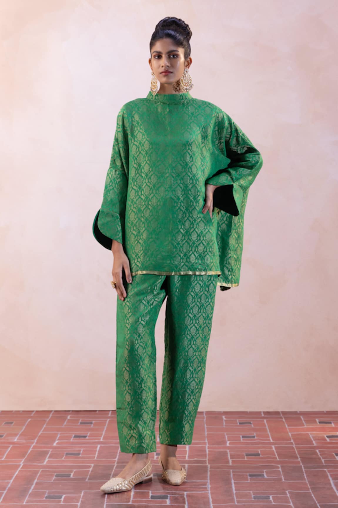 Taisha Damask Woven Top With Pant