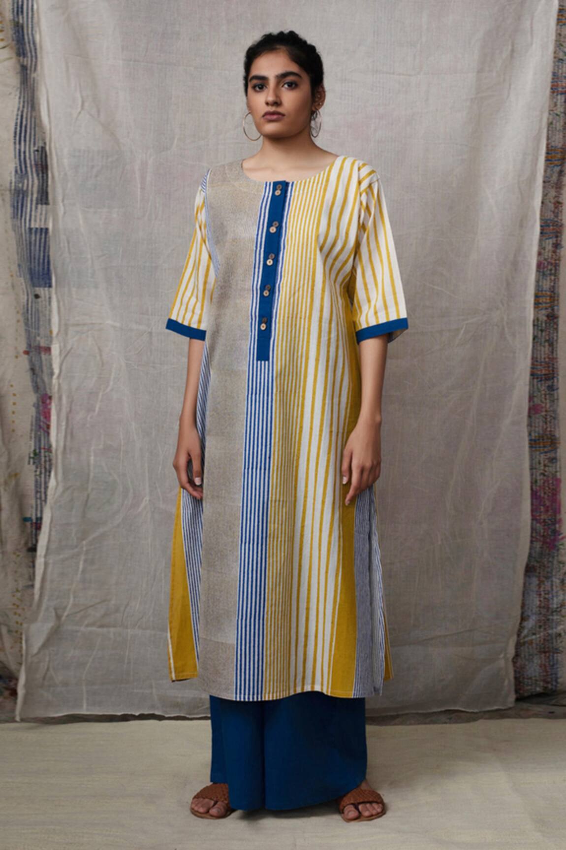 BANANA labs Printed Straight Kurta Set With Shrug 