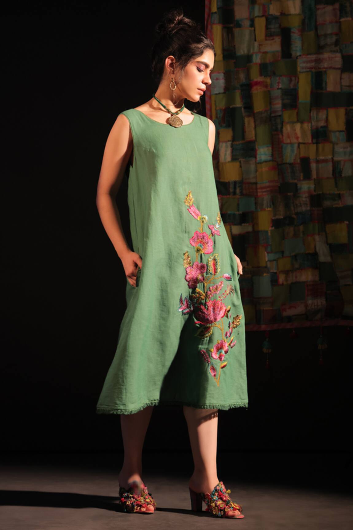 Capisvirleo Raashi Thread Embroidered Dress 