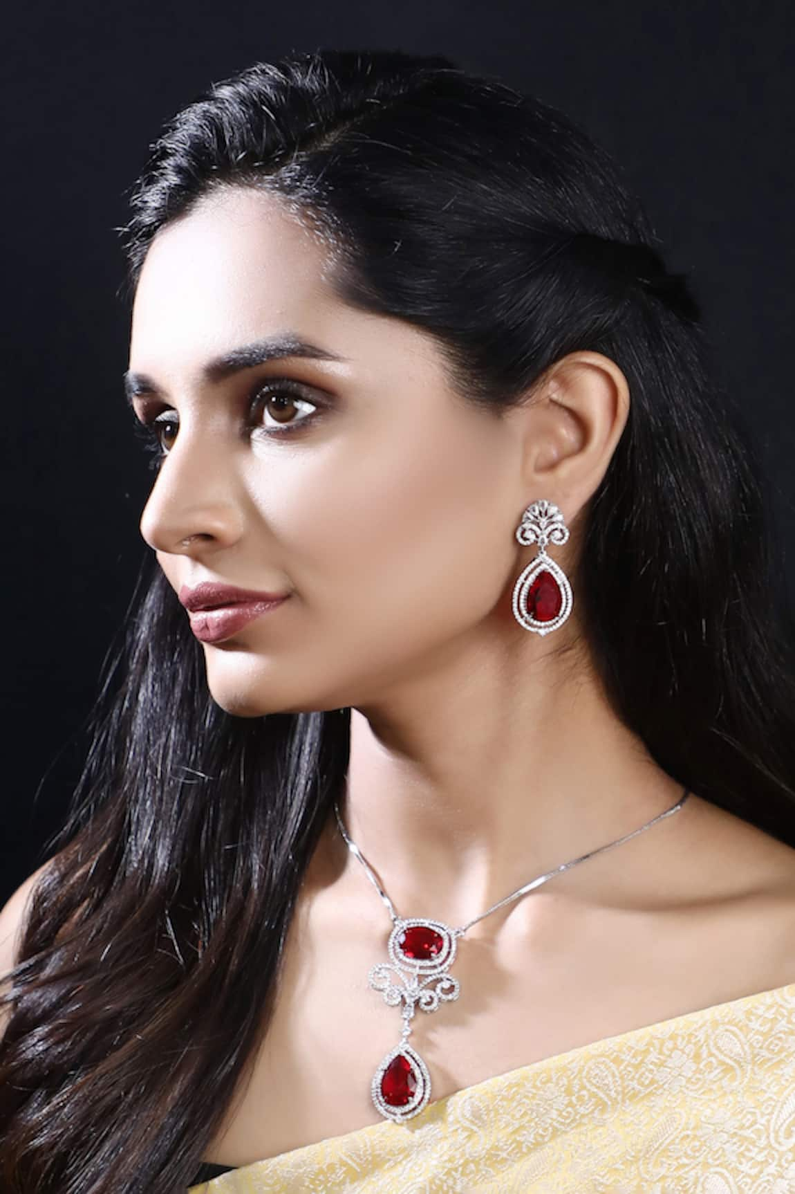 Auraa Trends Zircon Embellished Jewellery Set