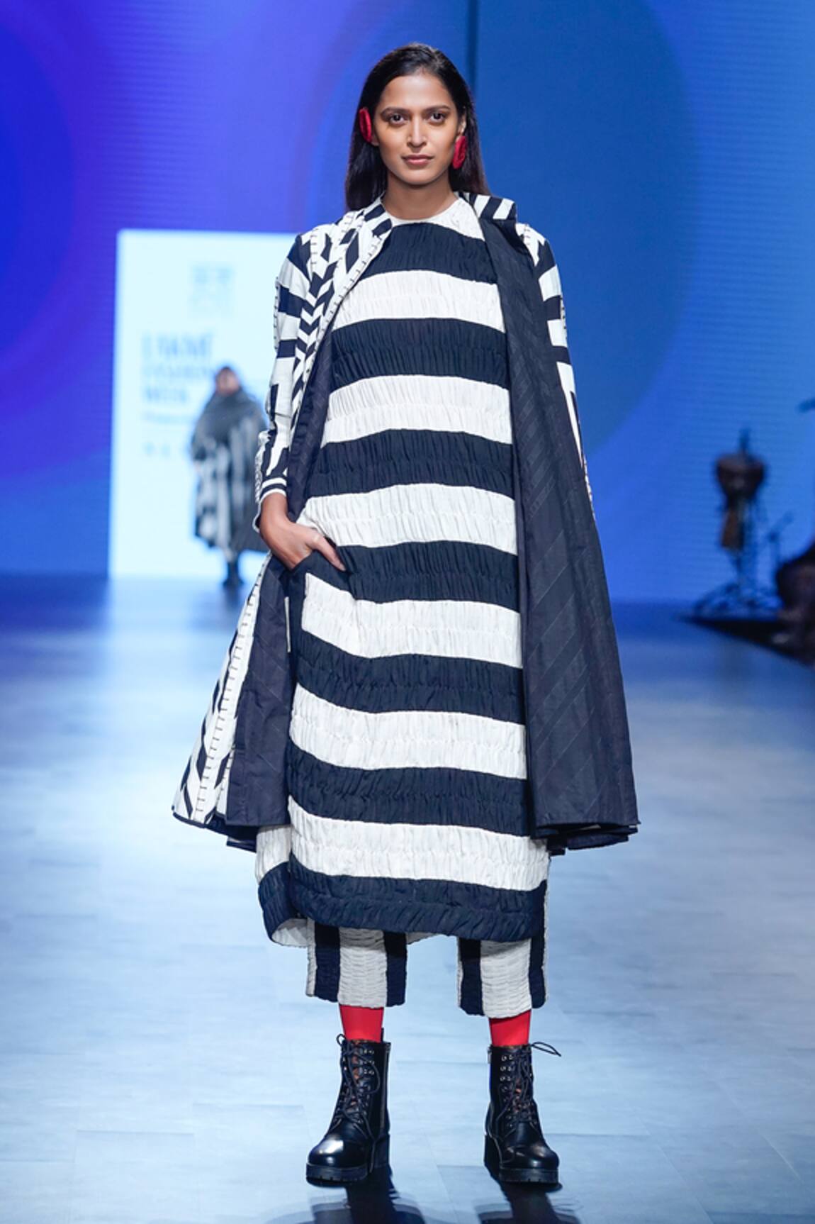 KA-Sha Ruched Straight Pant 