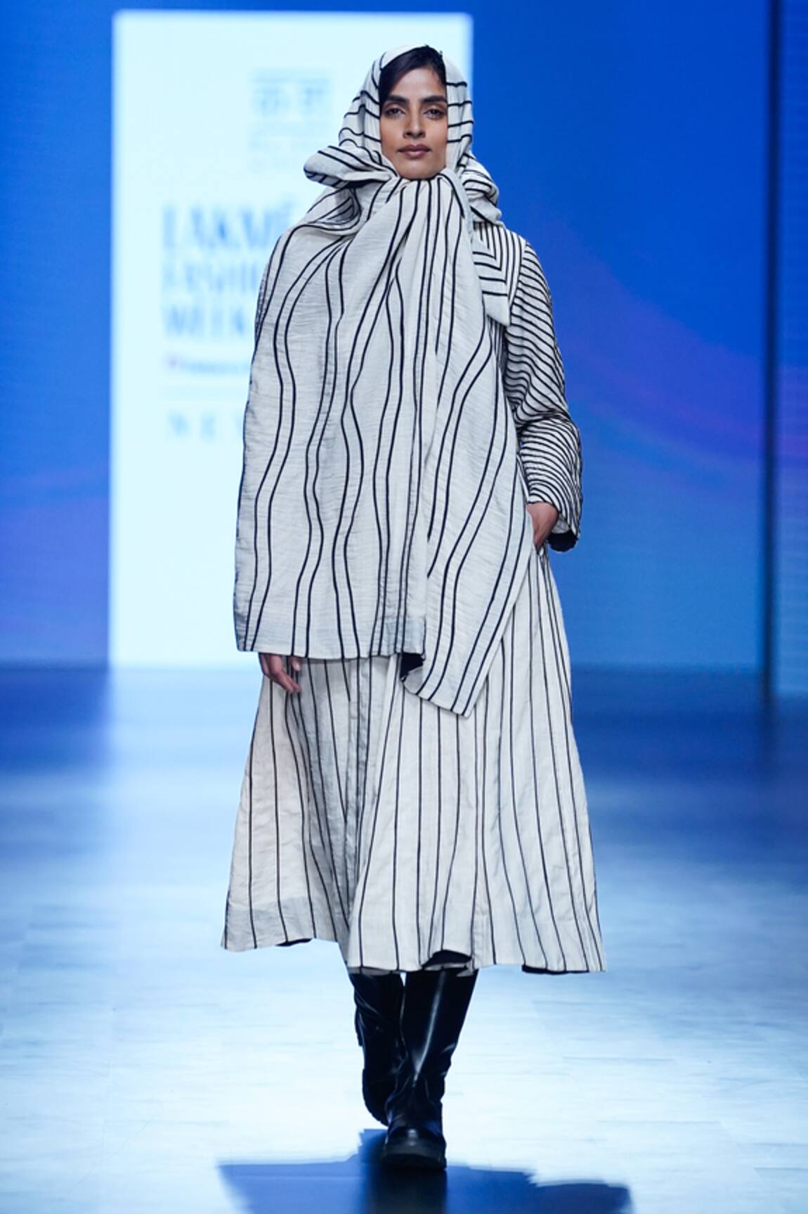 KA-Sha Chord Applique Pant 