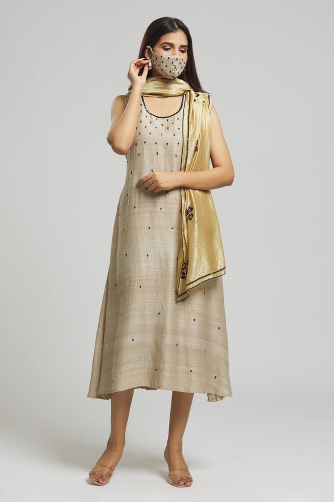 Bhusattva Sequin Embroidered Kurta With Stole