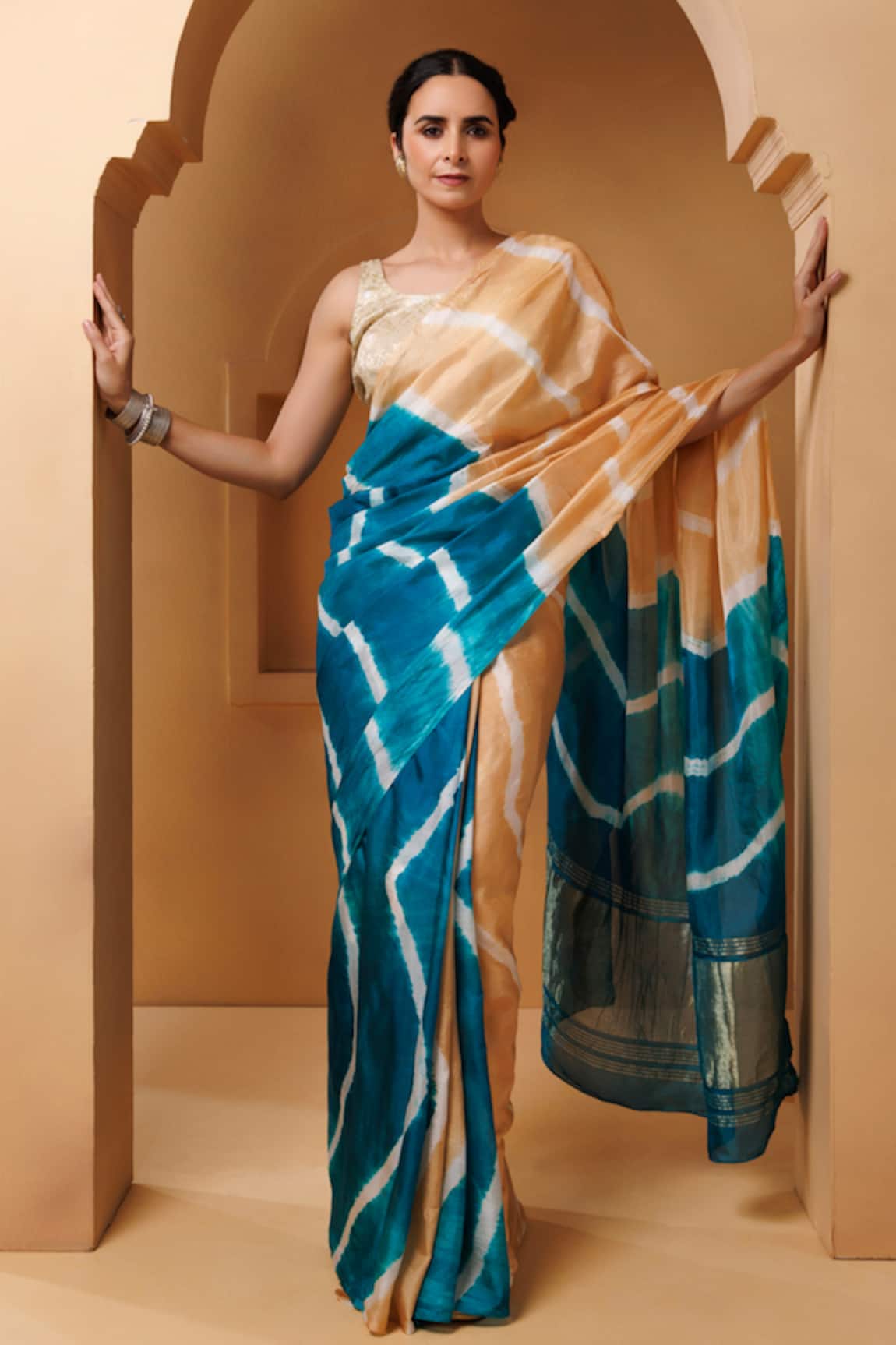 Geroo Jaipur Two Tone Hand Dyed Saree With Unstitched Blouse Piece