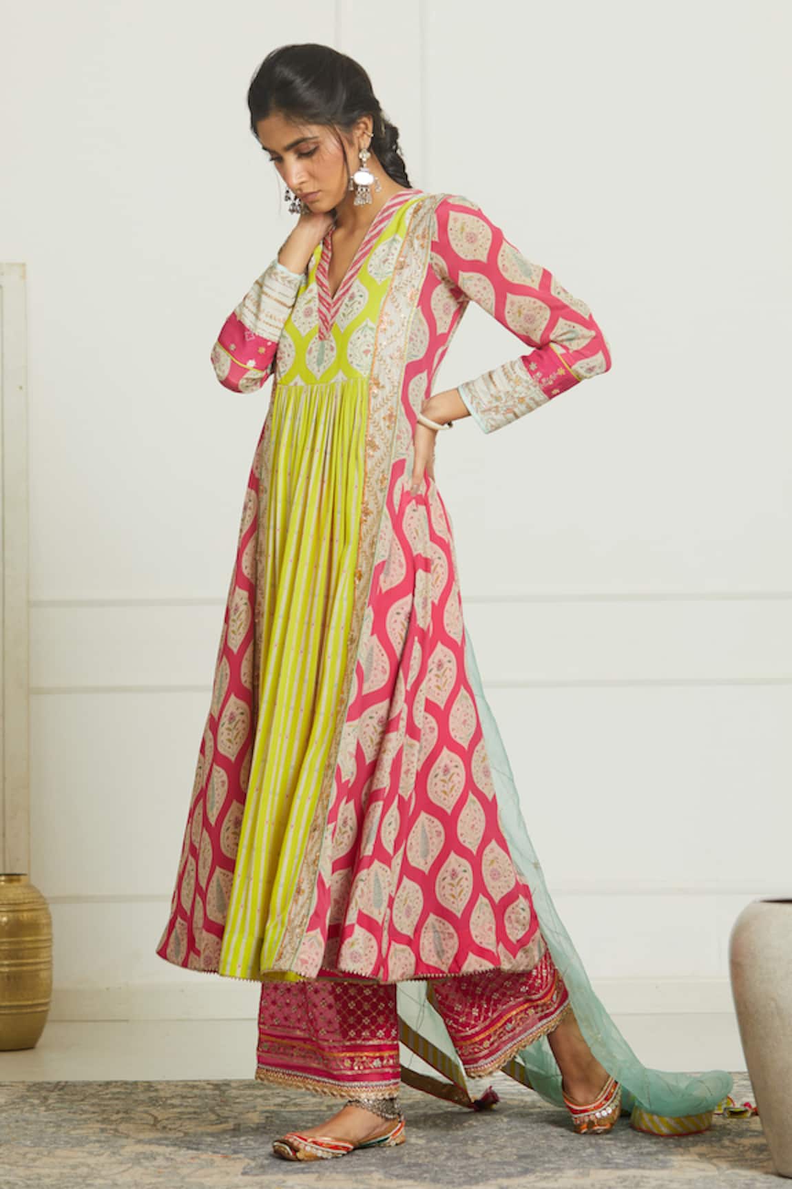 Rajiramniq Embroidered Panelled Kurta Set