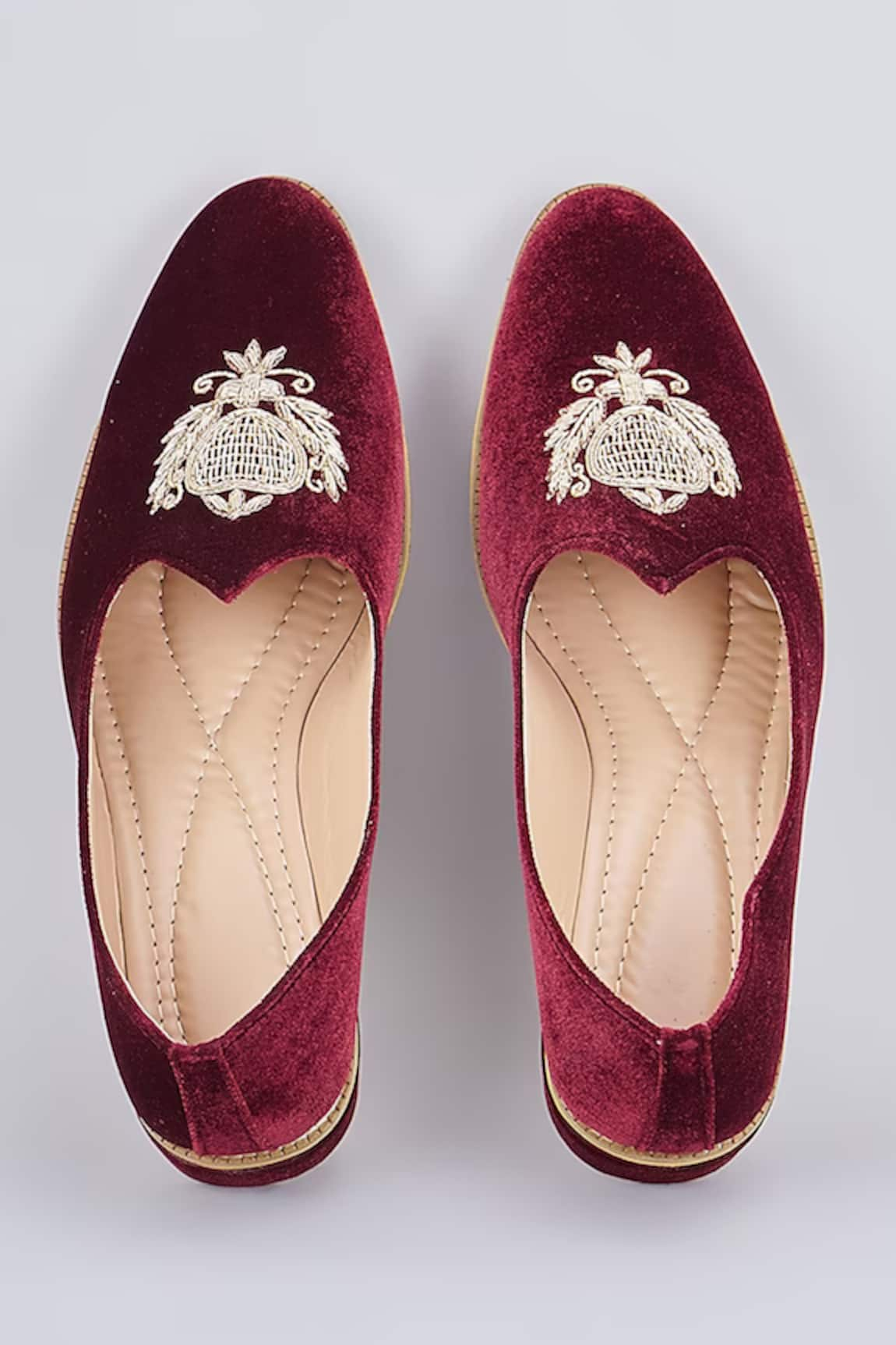 RNG Safawala Royal Crest Embroidered Leather Juttis