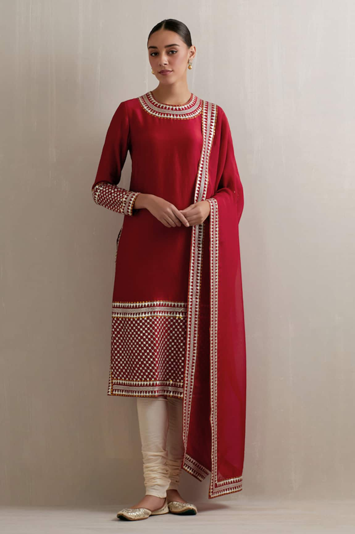 PRIYAL PRAKASH Neckline Embroidered Kurta Set