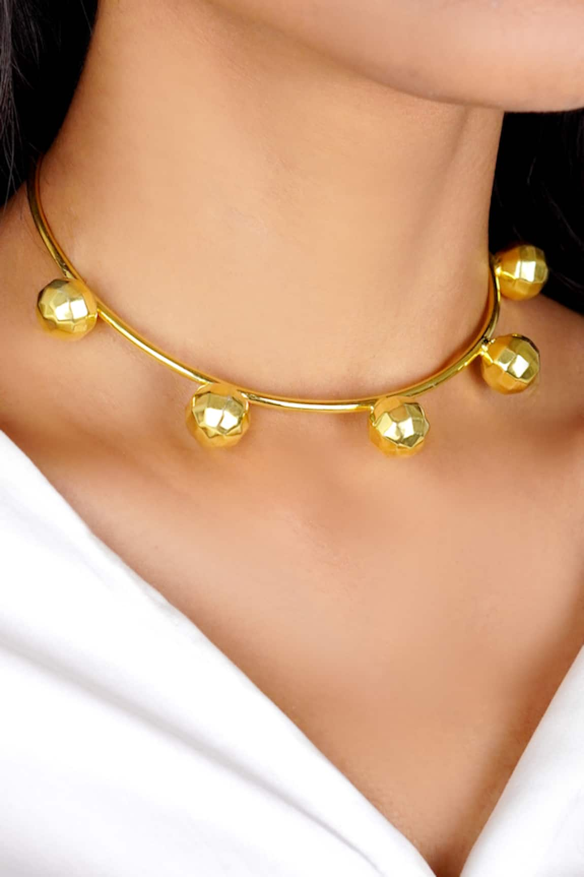 Varnika Arora Disco Ball Pattern Choker