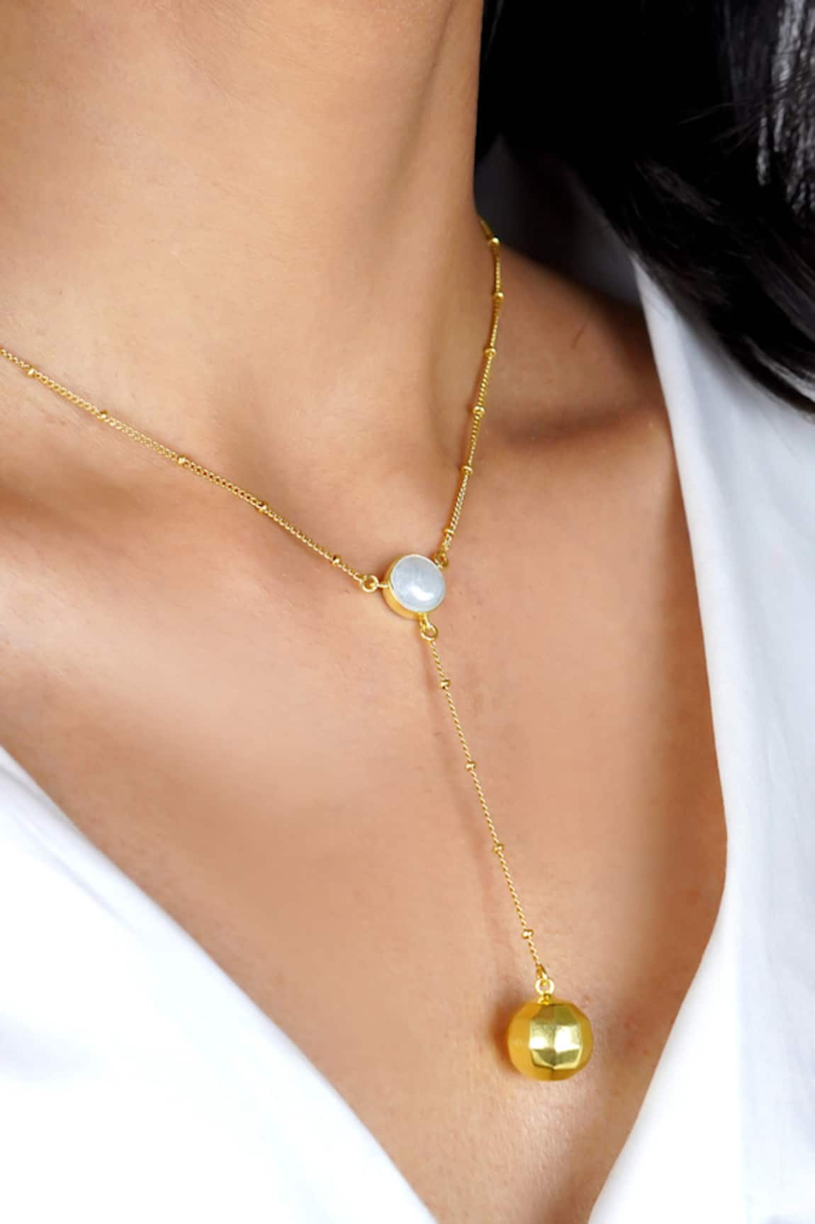 Varnika Arora Mother Of Pearl Embellished Pendant Necklace