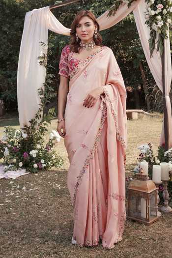 SHASHA GABA Embroidered Saree With Blouse