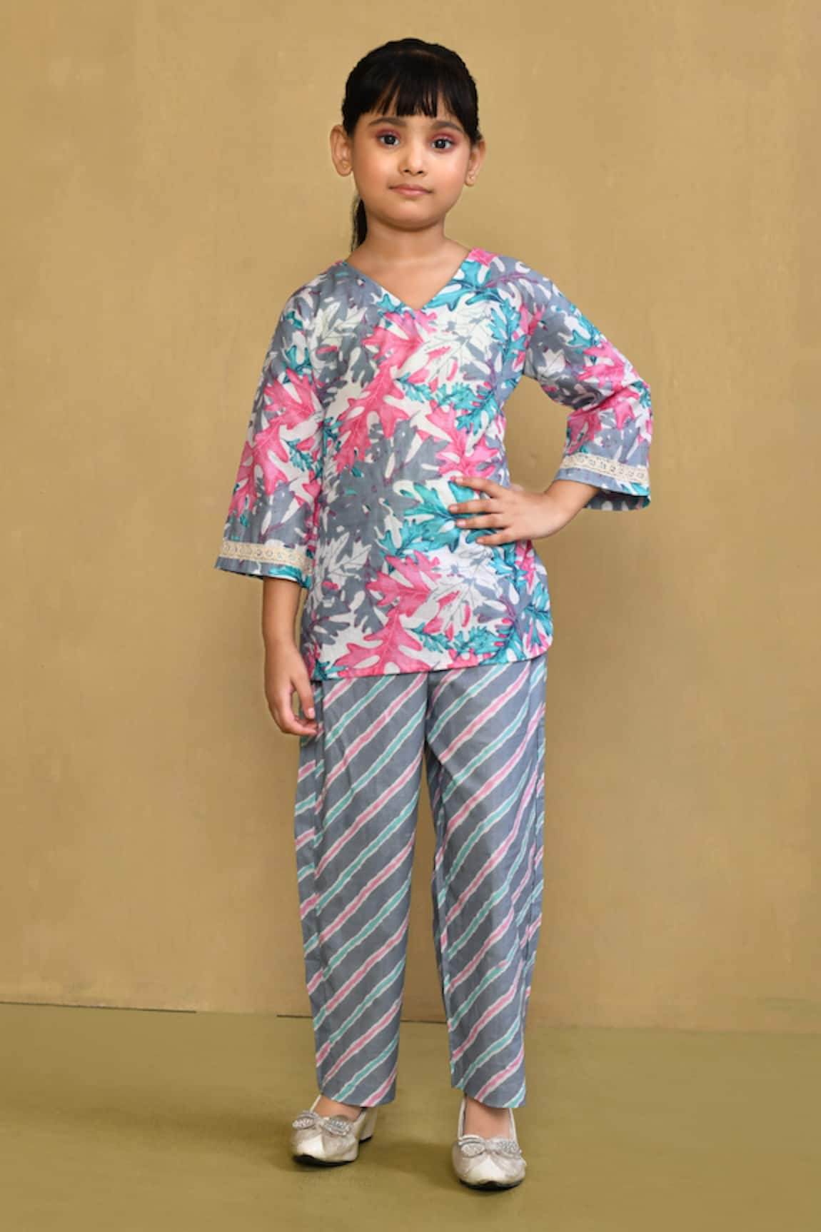 Banana Bee Cotton Leaf Print Top & Pant Set