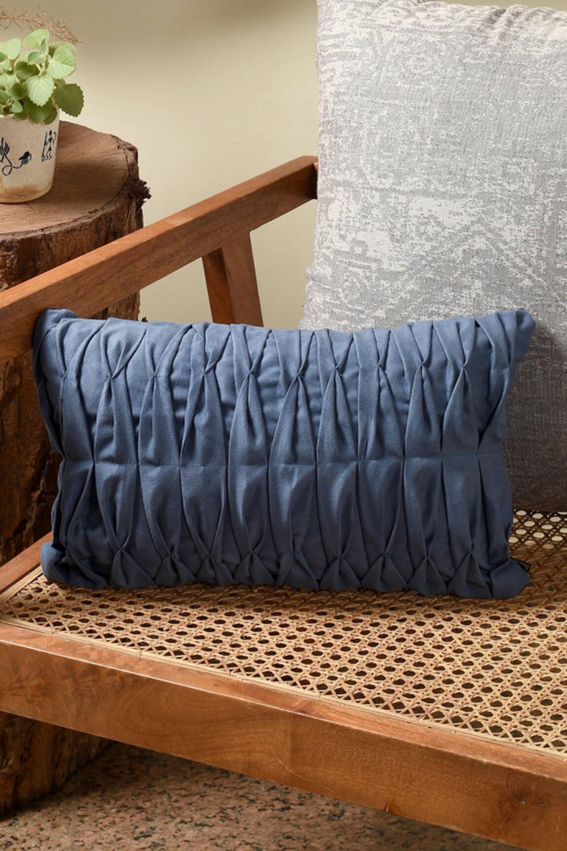 Solasta Box Pleated Pillow