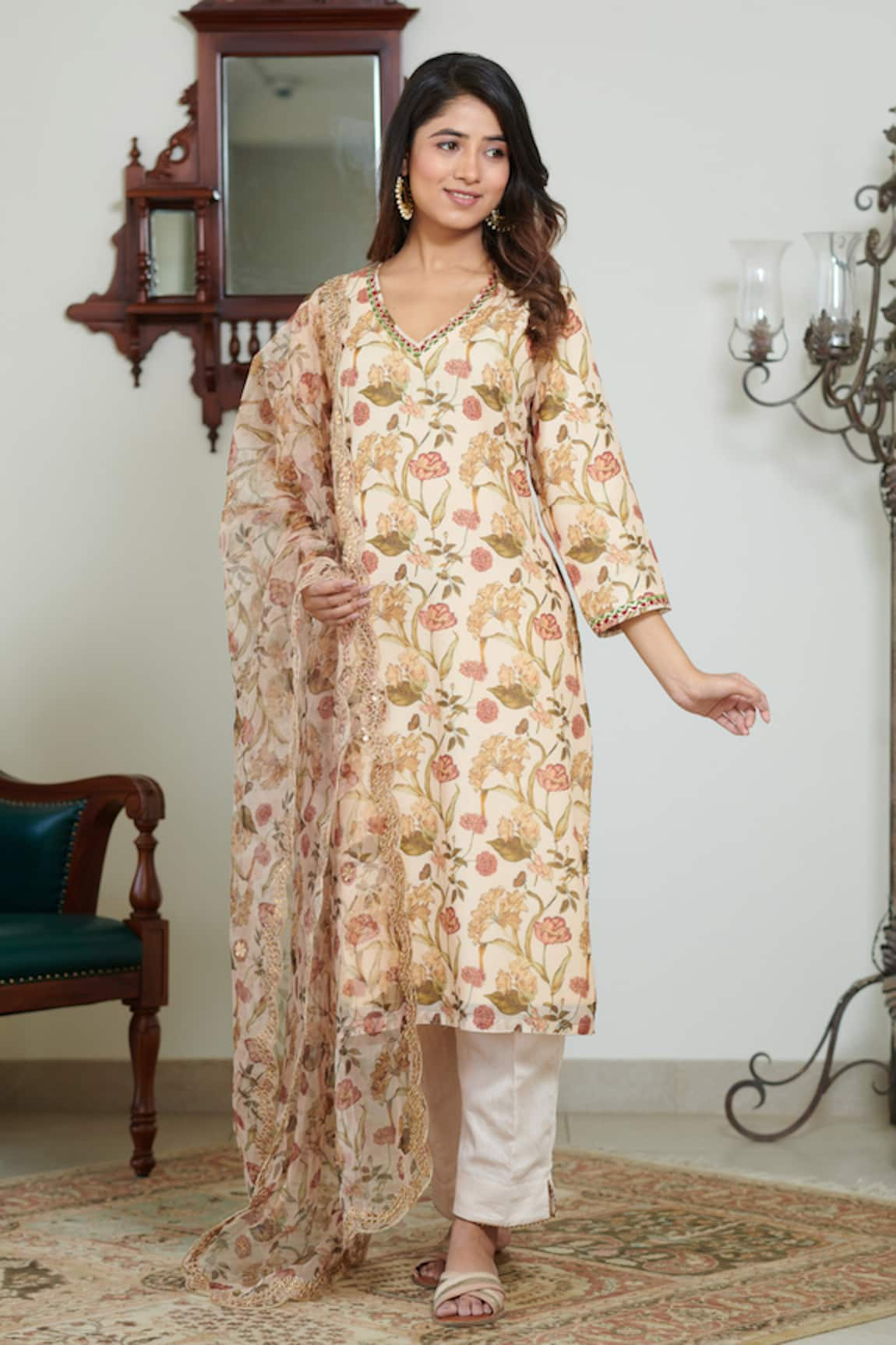 Inara Jaipur Floral Pattern Kurta Pant Set