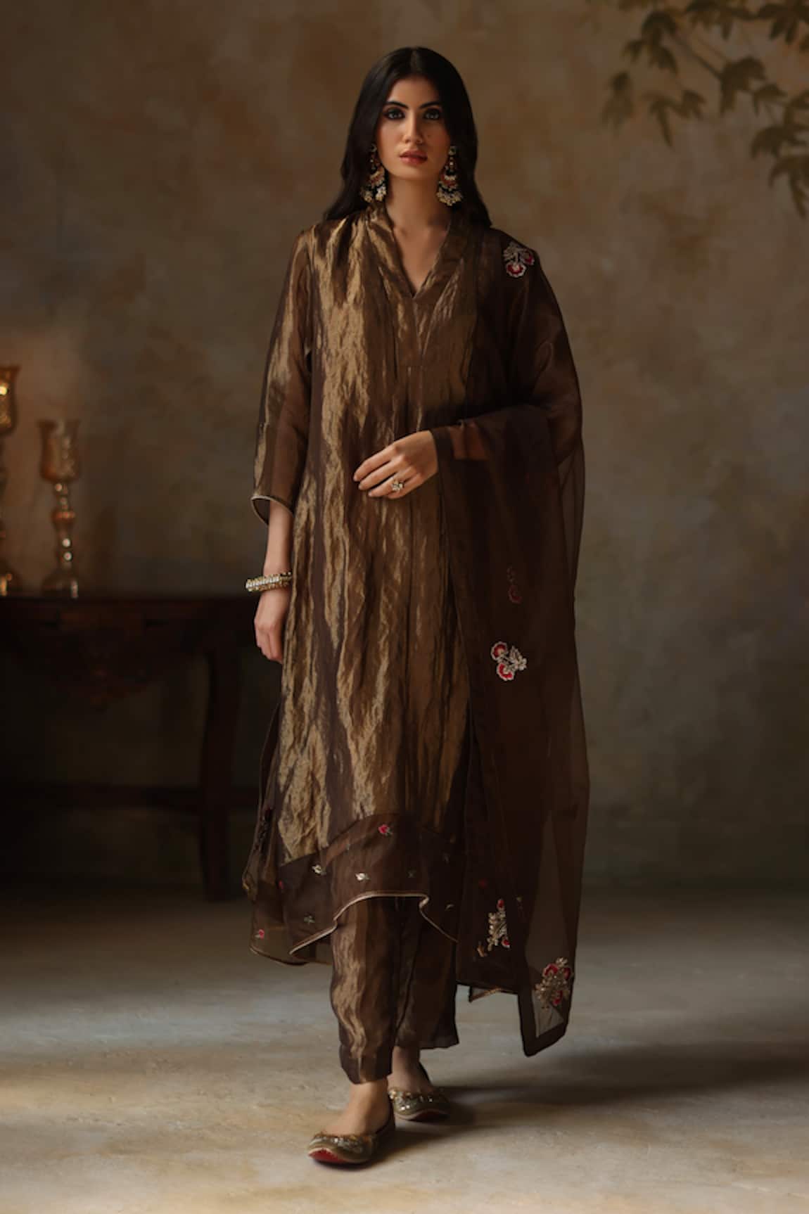 Begum Ayat Resham Butti Asymmetric Embroidered Kurta Pant Set