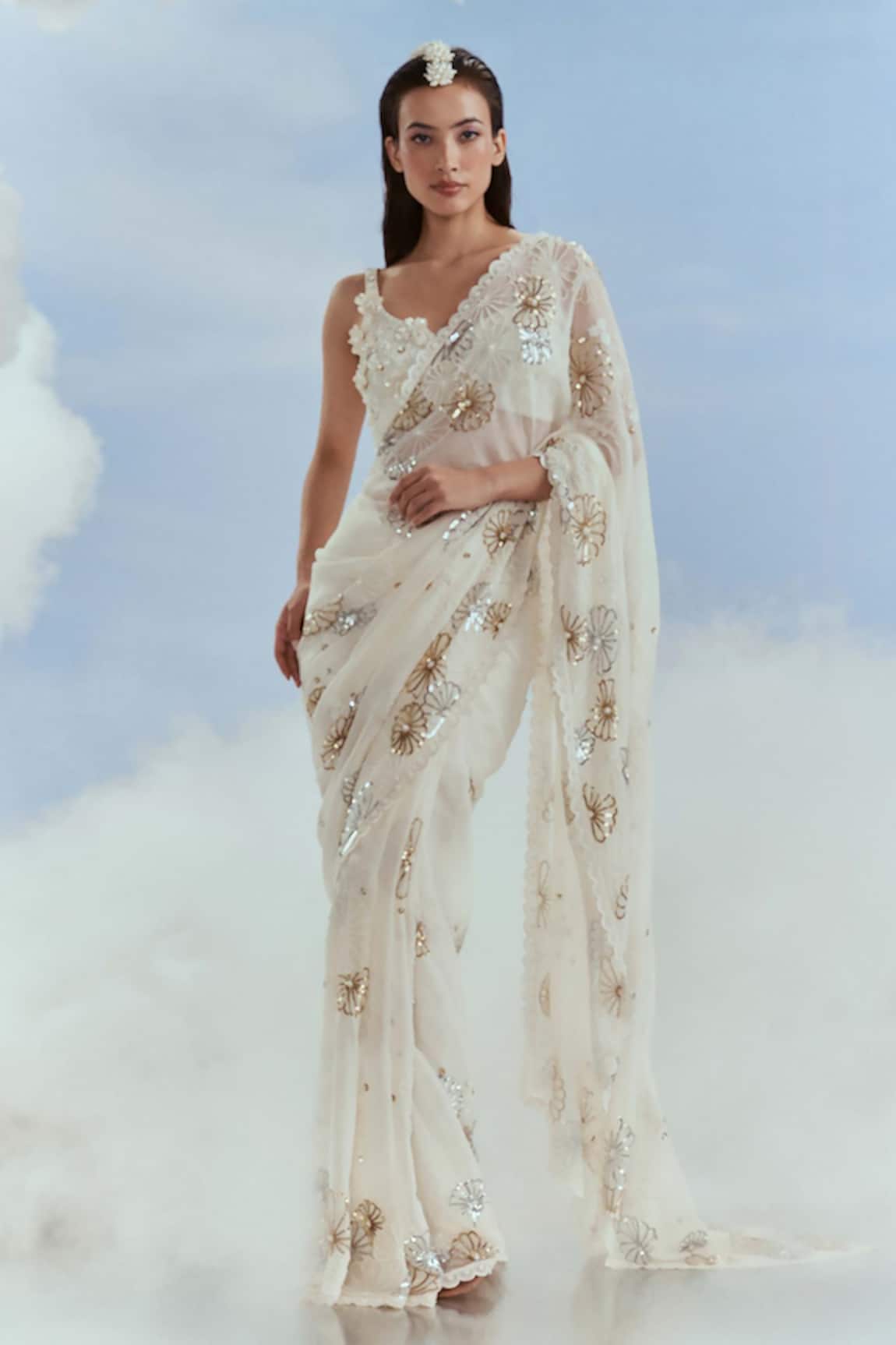 Nachiket Barve Nova Embroidered Saree With Blouse