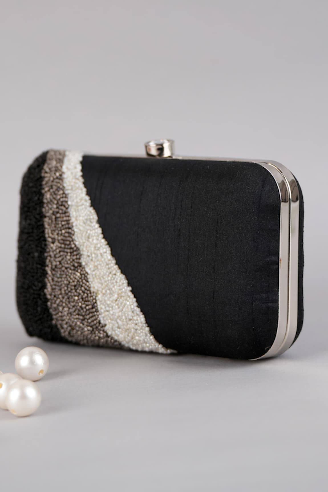 FEZA BAGS Wave Thread Embroidered Clutch