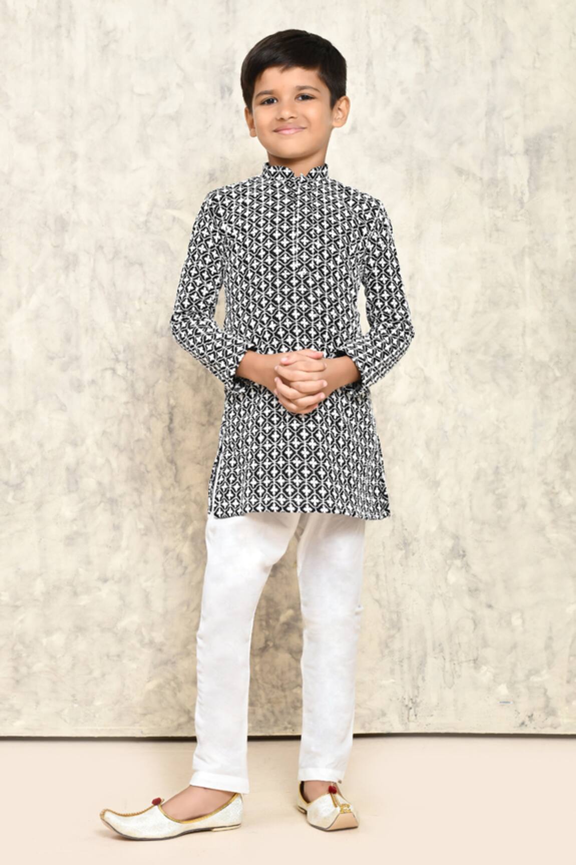 Samyukta Singhania Vintage Thread Embroidered Kurta Set 