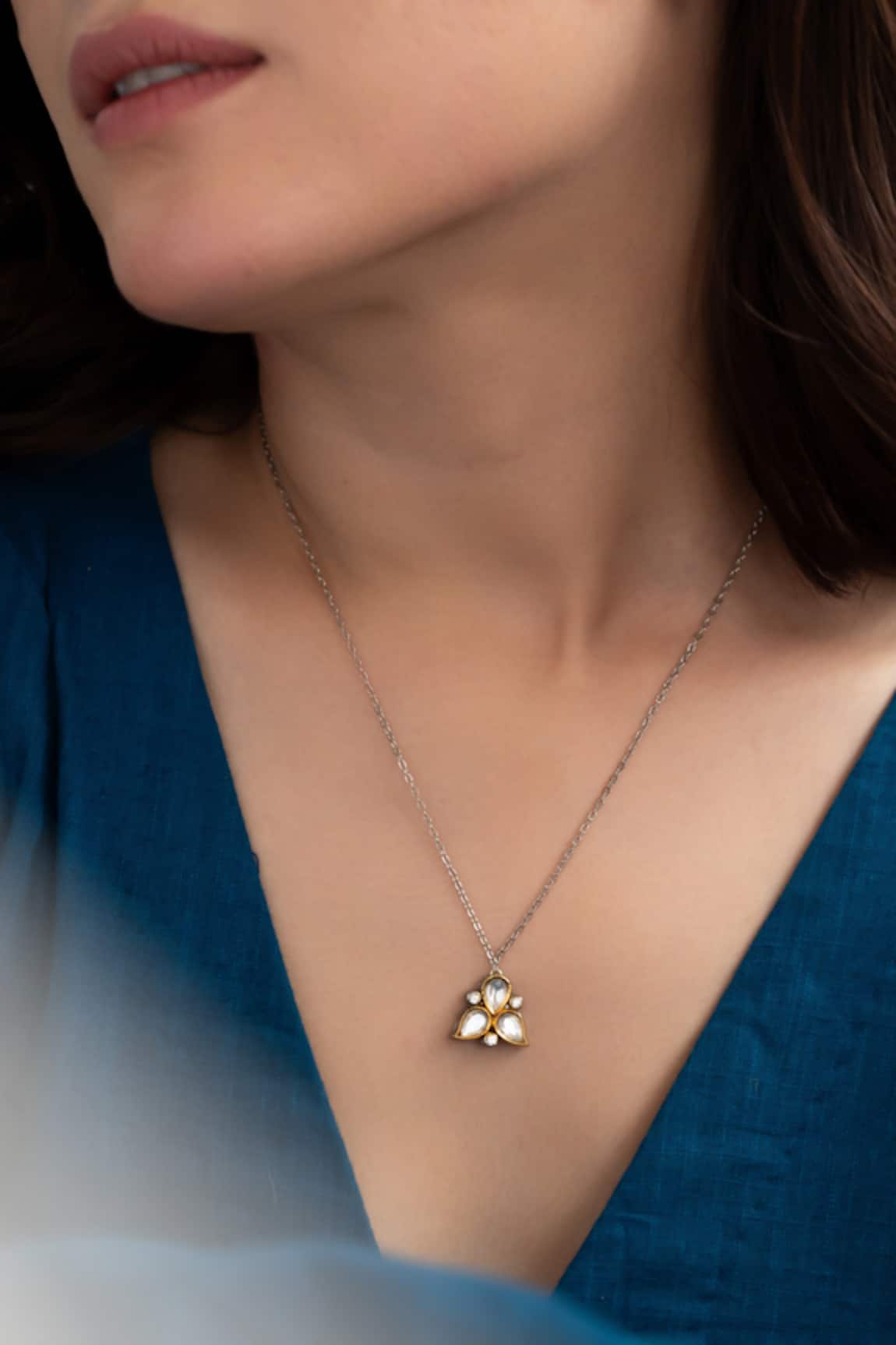Do Taara Polki Embellished Pendant Necklace 