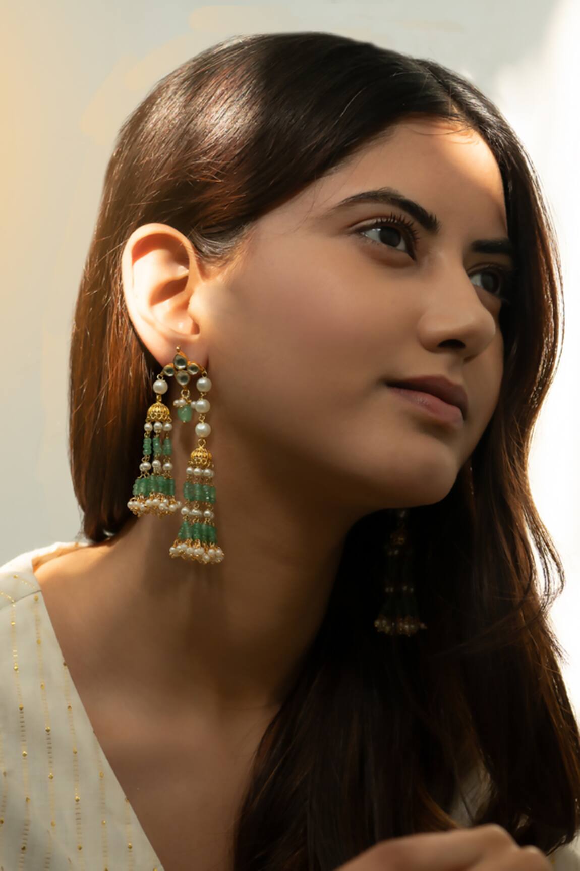 Do Taara Onyx Stones Embellished Kundan Jhumka Earrings 