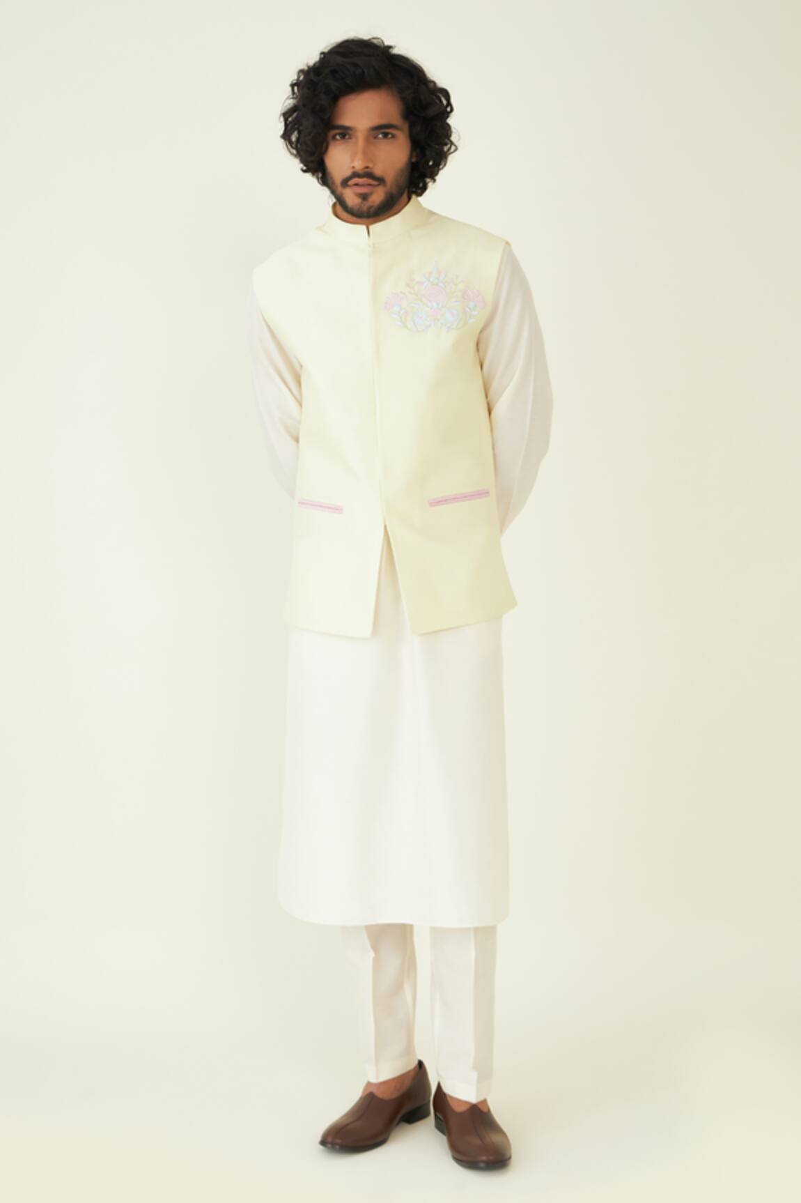 Roohbyridhimaa Pastel Floral Embroidered Bundi