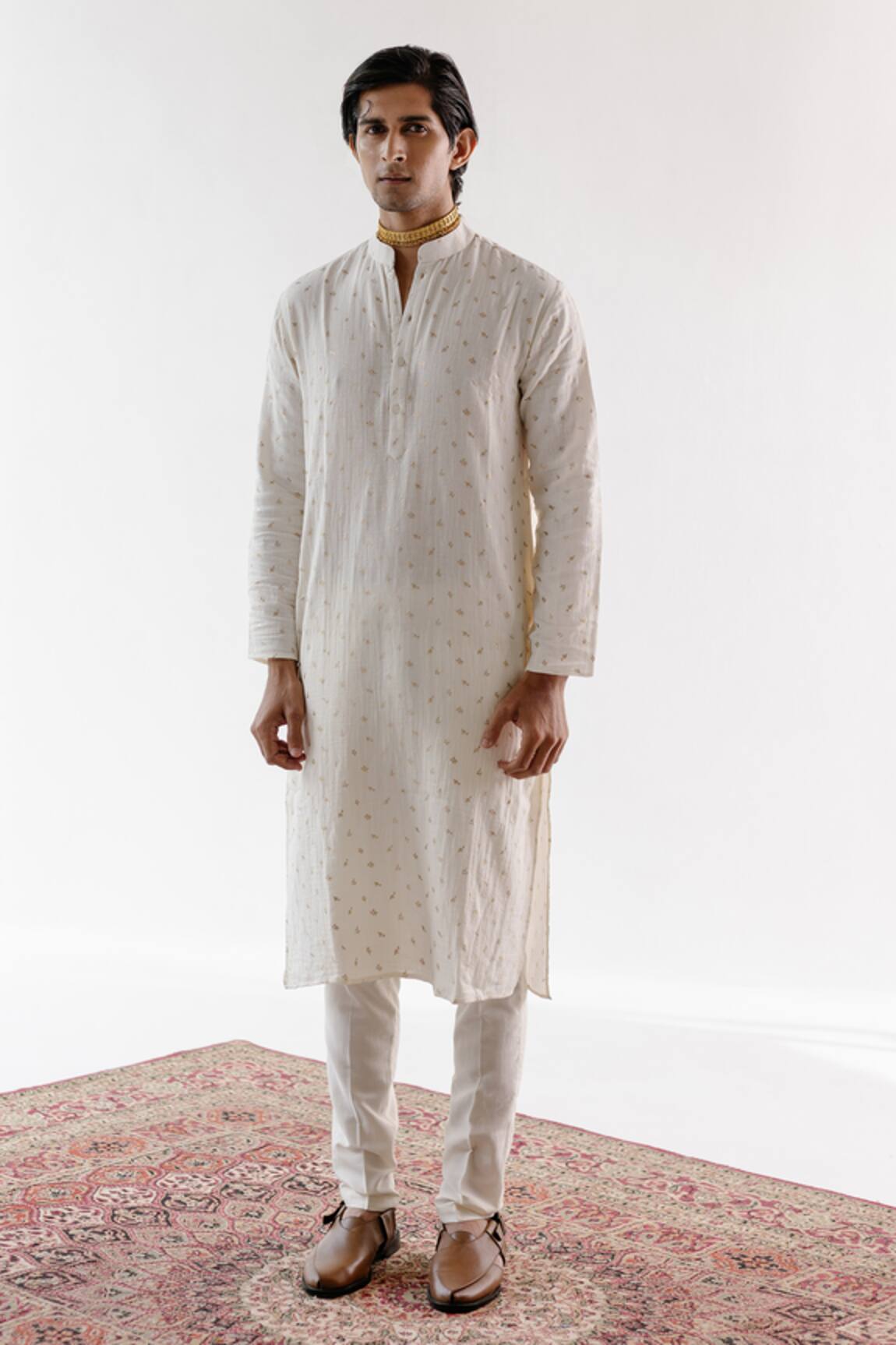 Roohbyridhimaa Raabta Floral Pattern Kurta Set