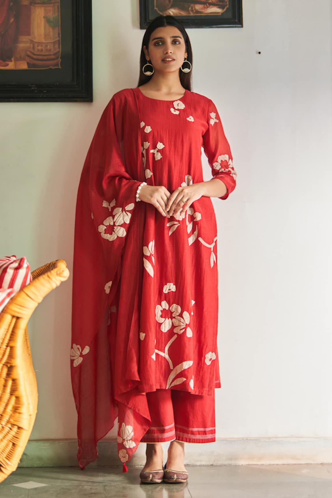 Vaayu Poppy Floral Applique Kurta Set