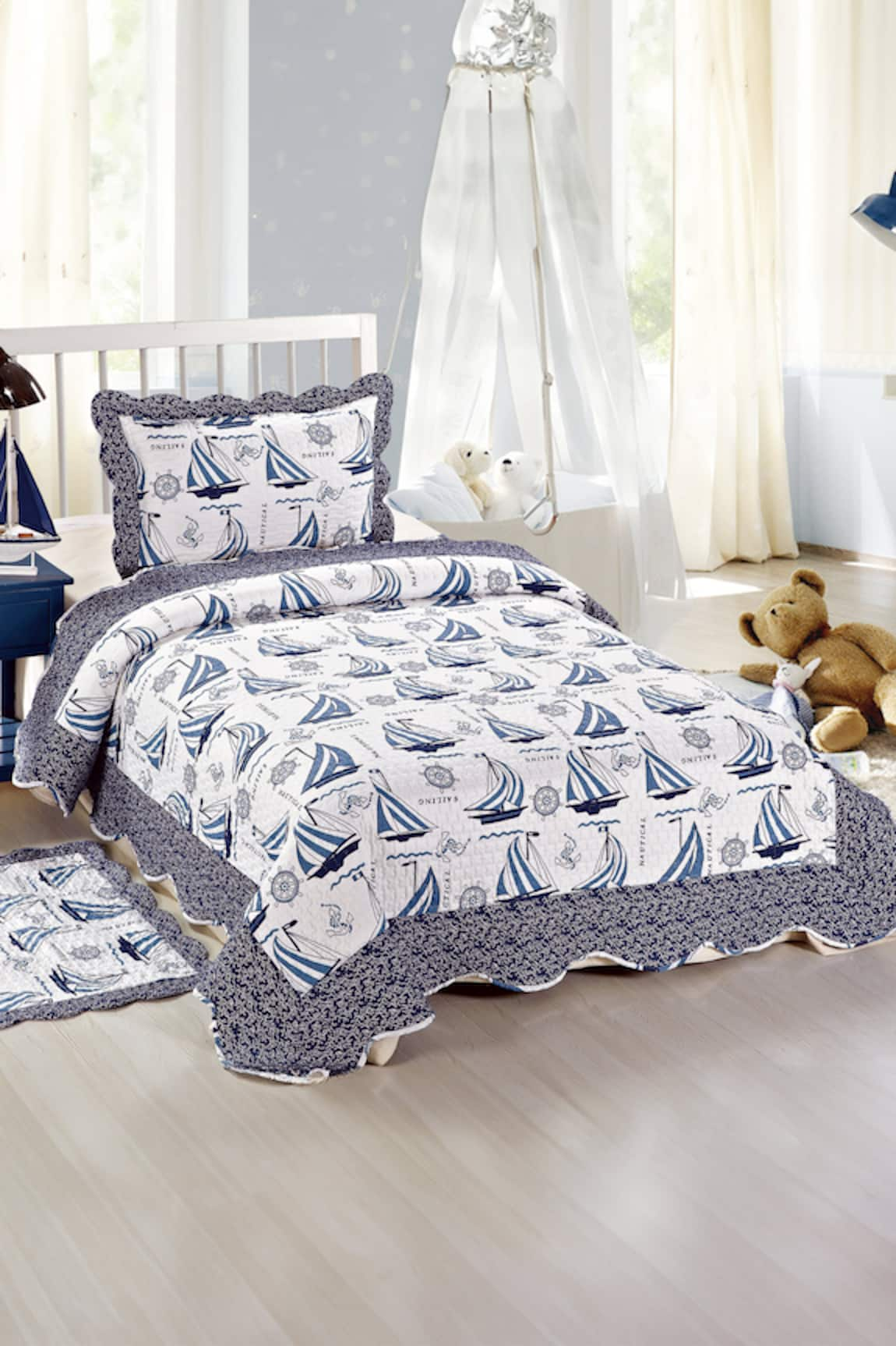 Quliting Tree Sailing Boat Print Quilt & Pillow Cover Set