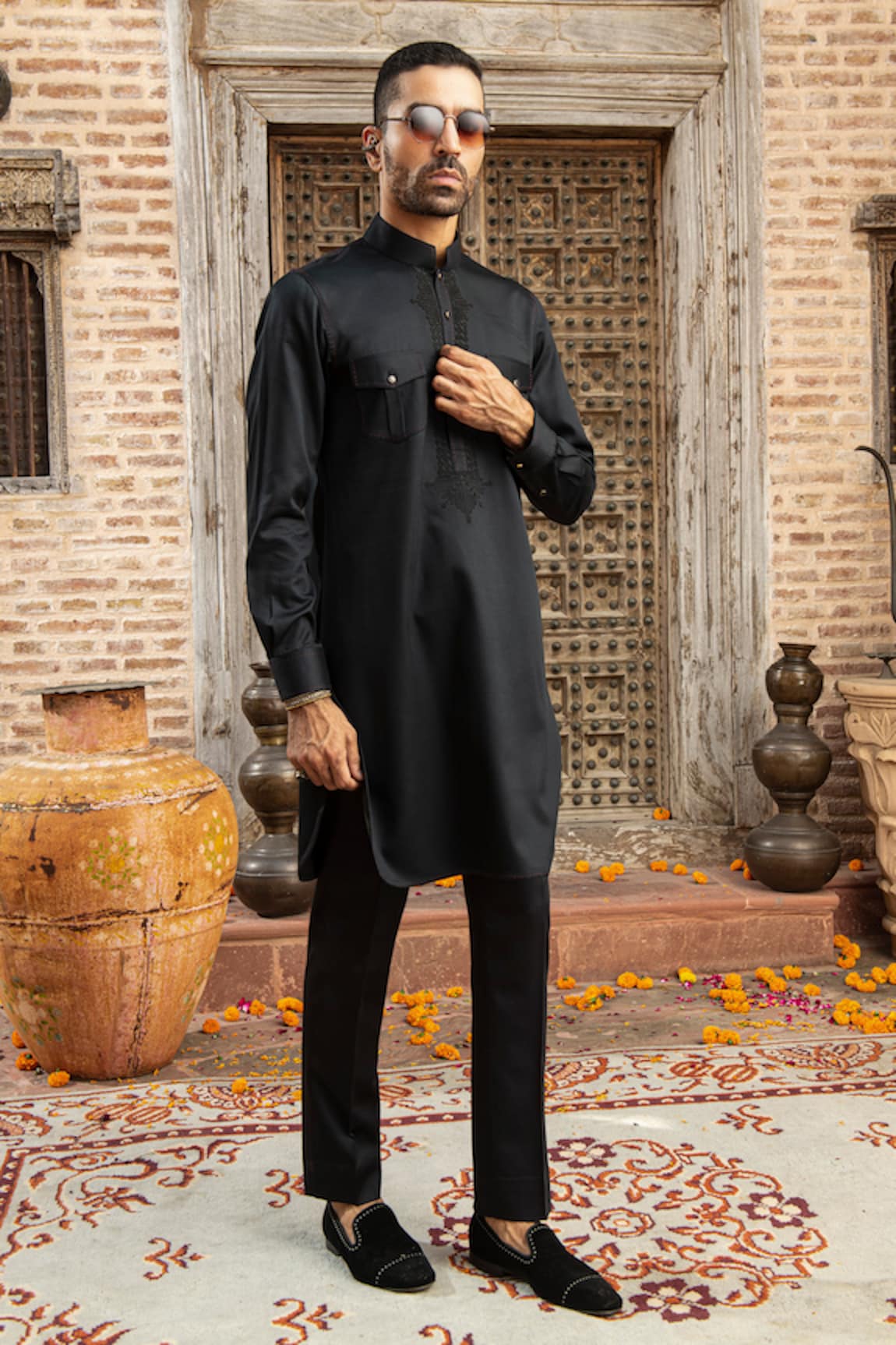 Abkasa Ciaran Placket Embroidered Kurta With Pant