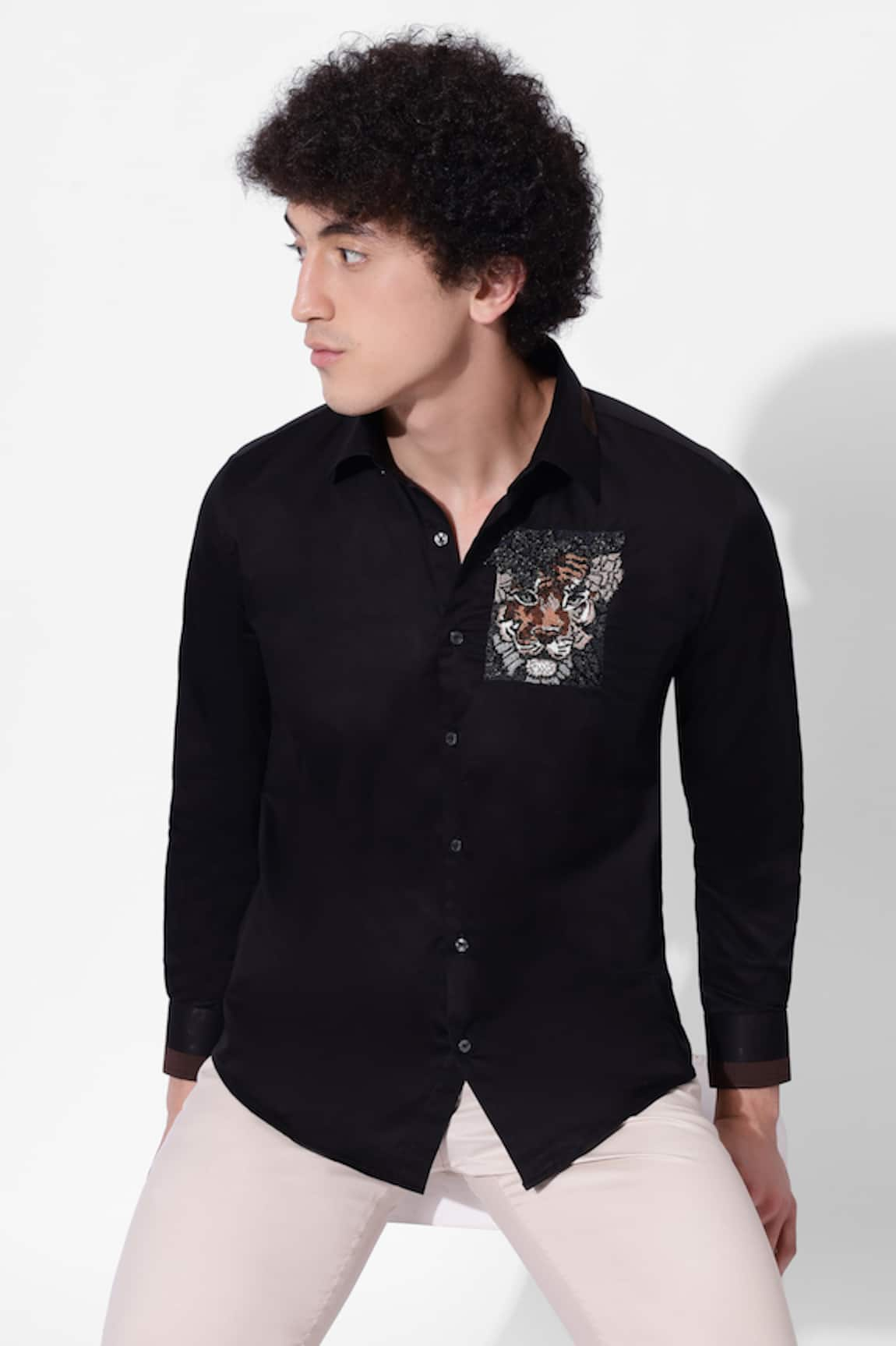 16Stitches Siogne Thread Embroidered Shirt