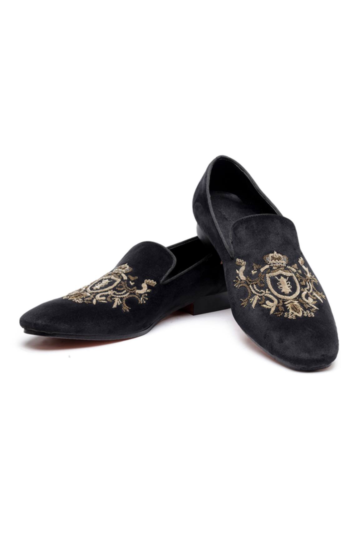 Shutiq Black Velvet Medallion Embroidered Juttis