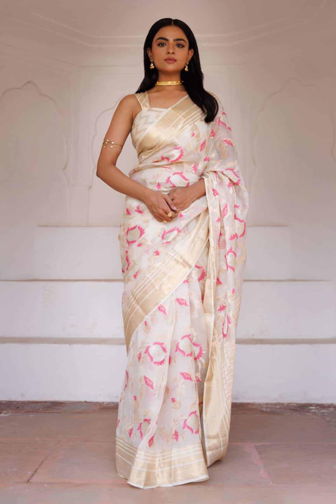 Geroo Jaipur Resham Floral Jaal Pattern Saree With Unstitched Blouse Piece