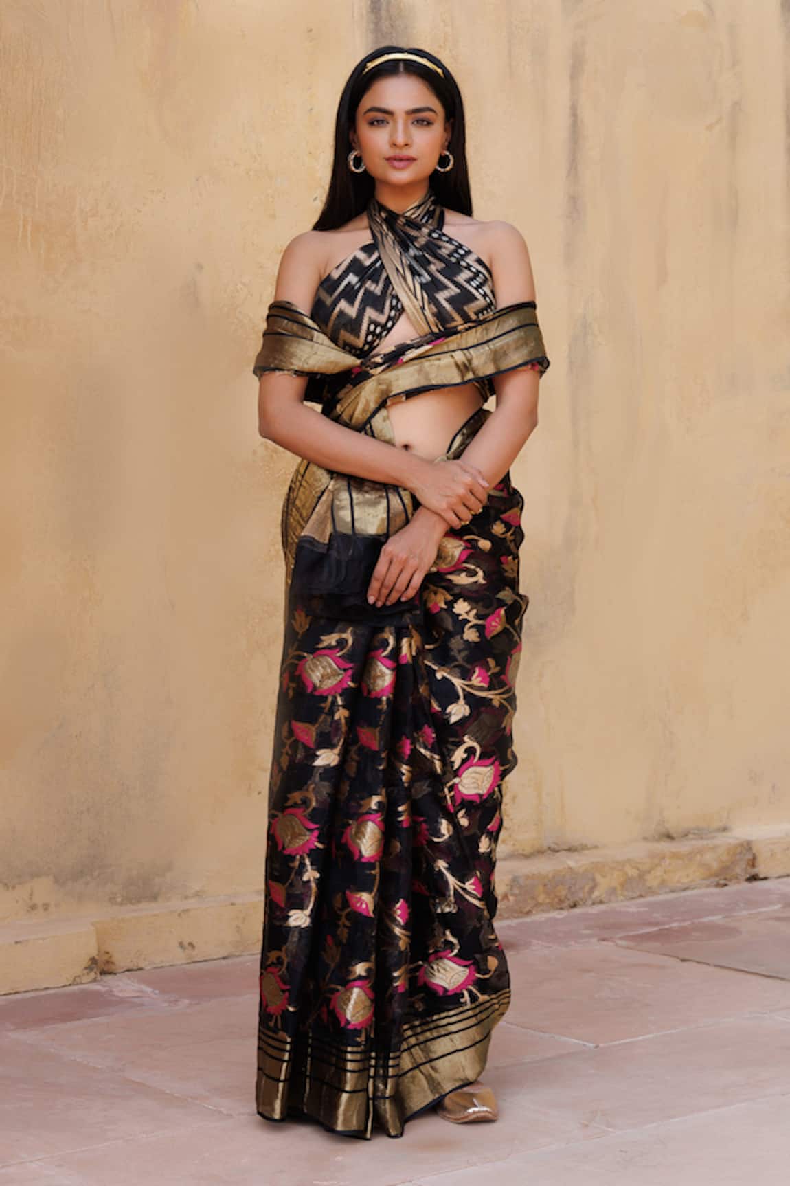 Geroo Jaipur Floral Pattern Saree With Unstitched Blouse Piece