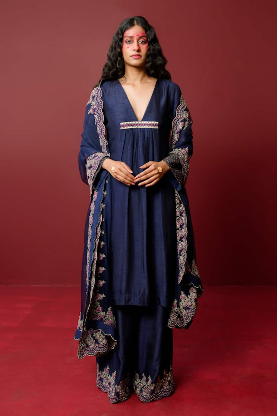 Ridhimaa Gupta Malini Kurta Set With Embroidered Scalloped Hem Dupatta